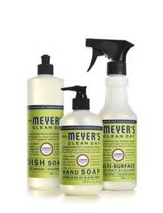Product Review: Mrs. Meyers Multi-Surface Cleaner (Iowa Pine)